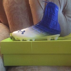 Brand new in the box Under armor Highlights!!!
